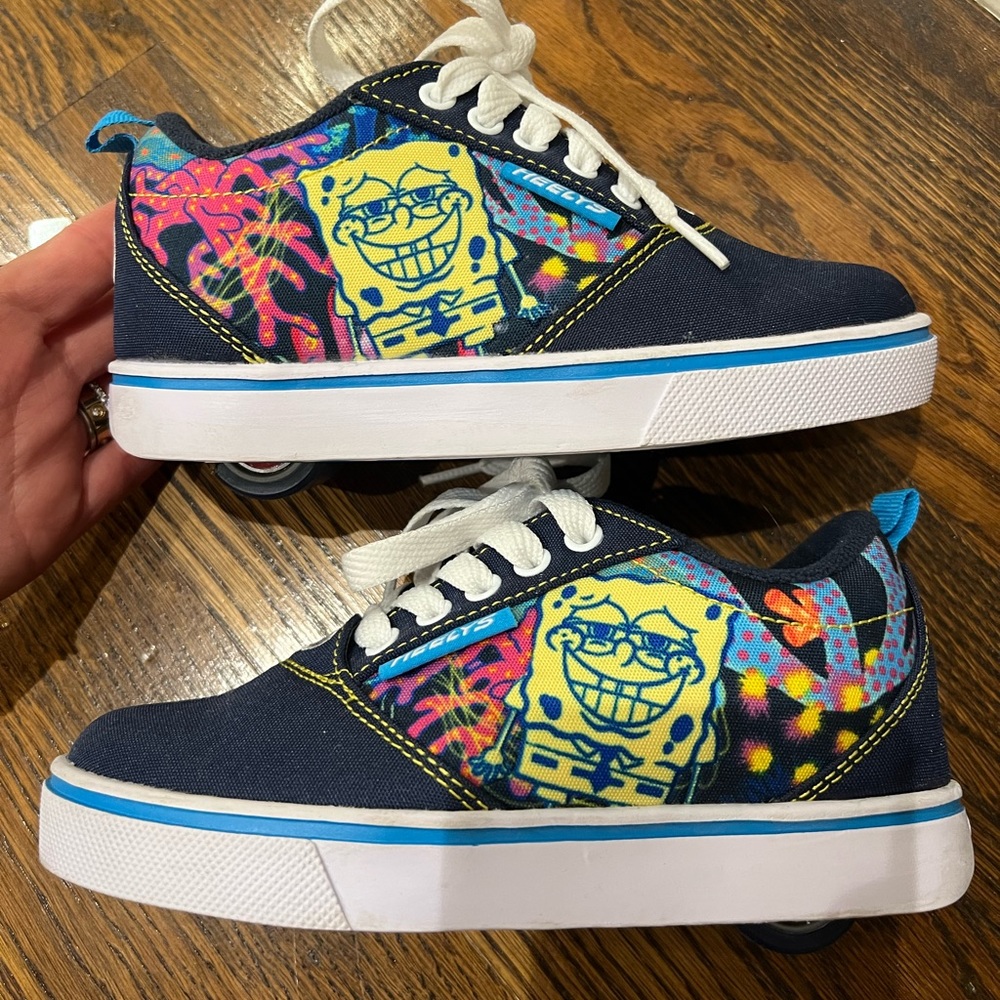SpongeBob Heely’s, size Youth 13C